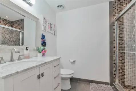 5224 NW 103rd Avenue Doral FL 33178