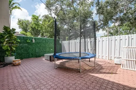 5224 NW 103rd Avenue Doral FL 33178