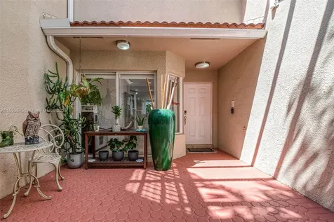 5224 NW 103rd Avenue Doral FL 33178