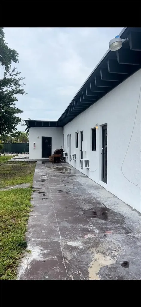 1427 NW 2nd Avenue Florida City FL 33034
