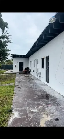 1427 NW 2nd Avenue Florida City FL 33034