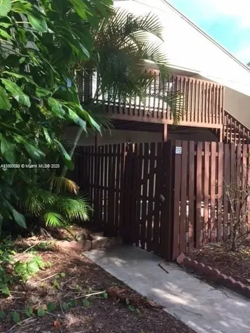17 Crossings Circle Boynton Beach FL 33435