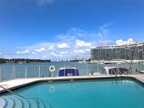 6830 Indian Creek Drive Miami Beach FL 33141
