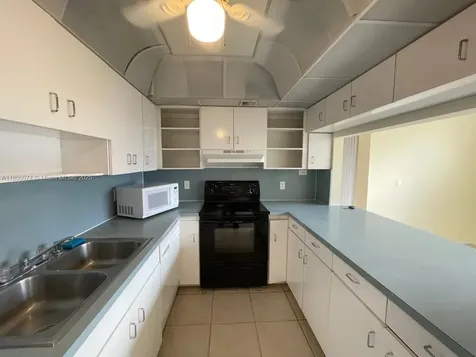 9431 Live Oak Place Davie FL 33324