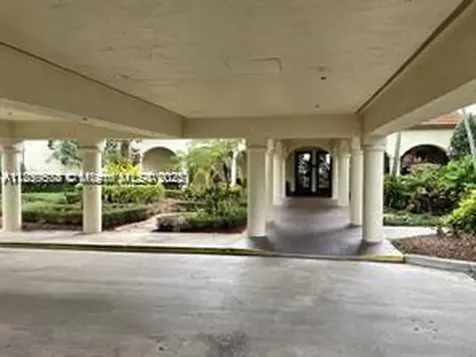 9431 Live Oak Place Davie FL 33324
