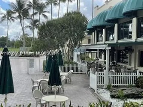 9431 Live Oak Place Davie FL 33324