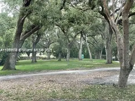 9431 Live Oak Place Davie FL 33324