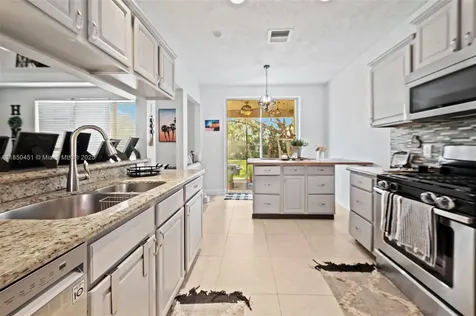 9842 N Grand Duke Circle Tamarac FL 33321
