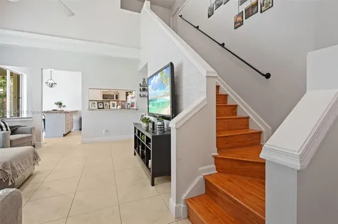 9842 N Grand Duke Circle Tamarac FL 33321