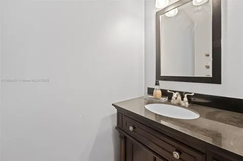 9842 N Grand Duke Circle Tamarac FL 33321