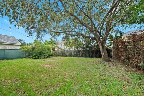 9842 N Grand Duke Circle Tamarac FL 33321