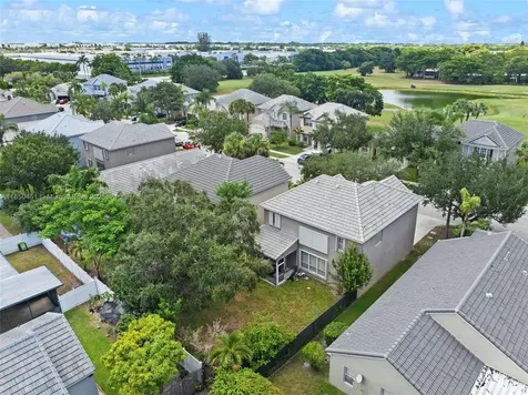 9842 N Grand Duke Circle Tamarac FL 33321