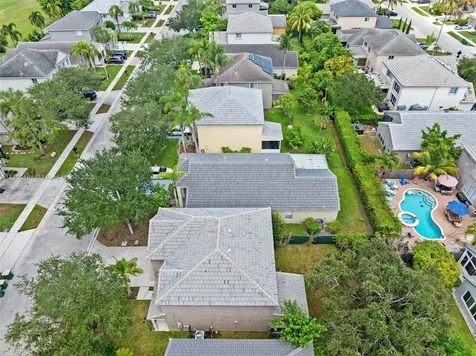 9842 N Grand Duke Circle Tamarac FL 33321