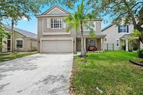 9842 N Grand Duke Circle Tamarac FL 33321