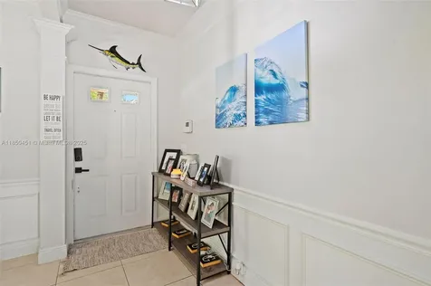 9842 N Grand Duke Circle Tamarac FL 33321