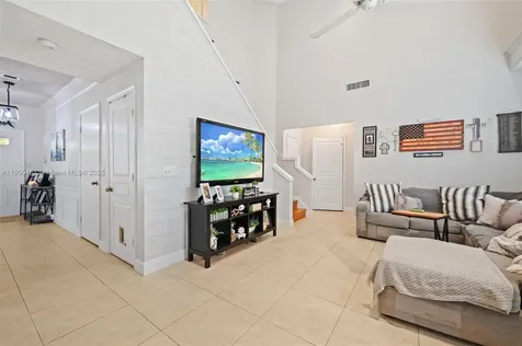 9842 N Grand Duke Circle Tamarac FL 33321