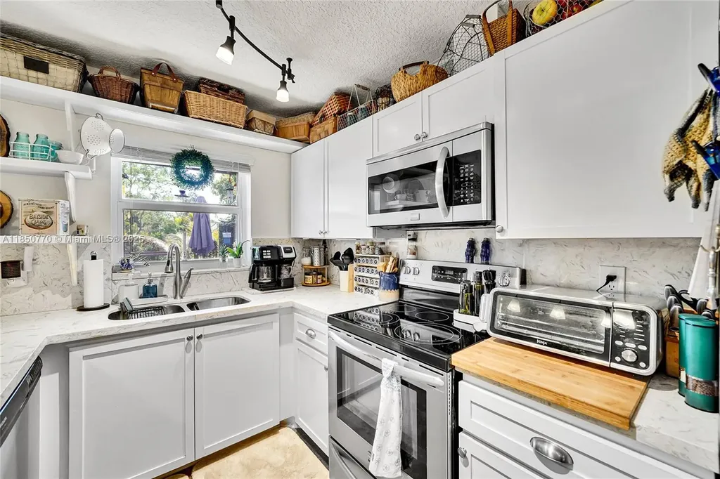 4271 Coral Springs Drive Coral Springs FL 33065