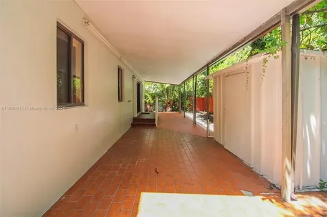 5921 SW 13th Terrace West Miami FL 33144