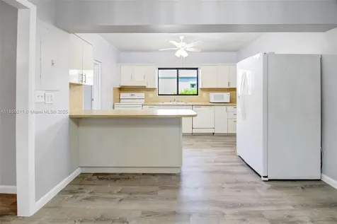 5921 SW 13th Terrace West Miami FL 33144