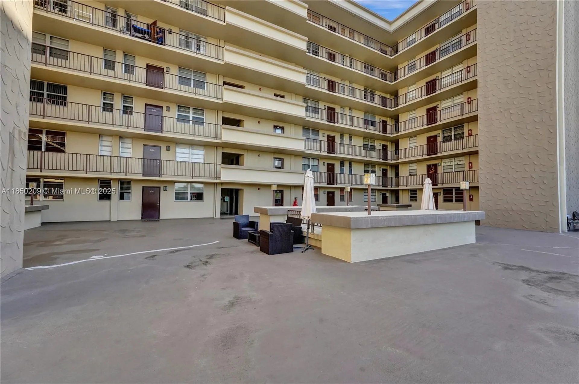 1811 Jefferson Street Hollywood FL 33020