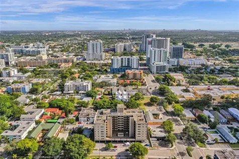 1811 Jefferson Street Hollywood FL 33020