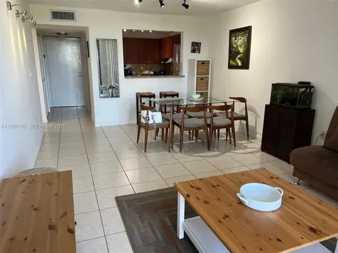 9682 Fontainebleau Boulevard Miami FL 33172