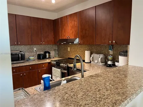 9682 Fontainebleau Boulevard Miami FL 33172