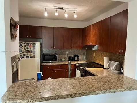 9682 Fontainebleau Boulevard Miami FL 33172