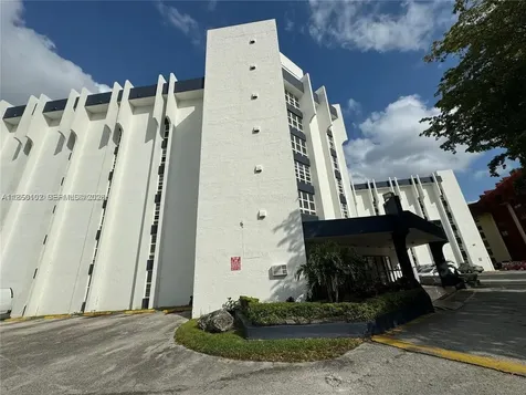 9682 Fontainebleau Boulevard Miami FL 33172