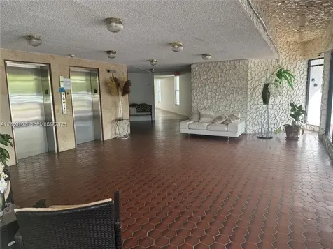 9682 Fontainebleau Boulevard Miami FL 33172