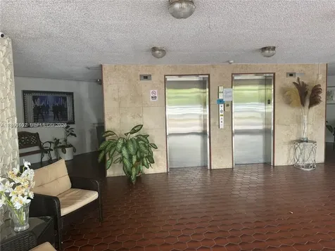 9682 Fontainebleau Boulevard Miami FL 33172