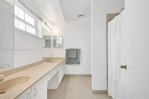 470 NW 102nd Terrace Pembroke Pines FL 33026