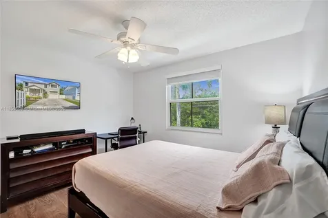 470 NW 102nd Terrace Pembroke Pines FL 33026