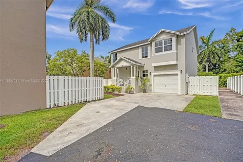 470 NW 102nd Terrace Pembroke Pines FL 33026