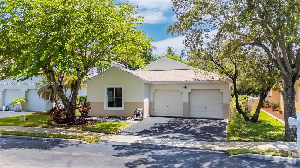 301 NW 207th Avenue Pembroke Pines FL 33029