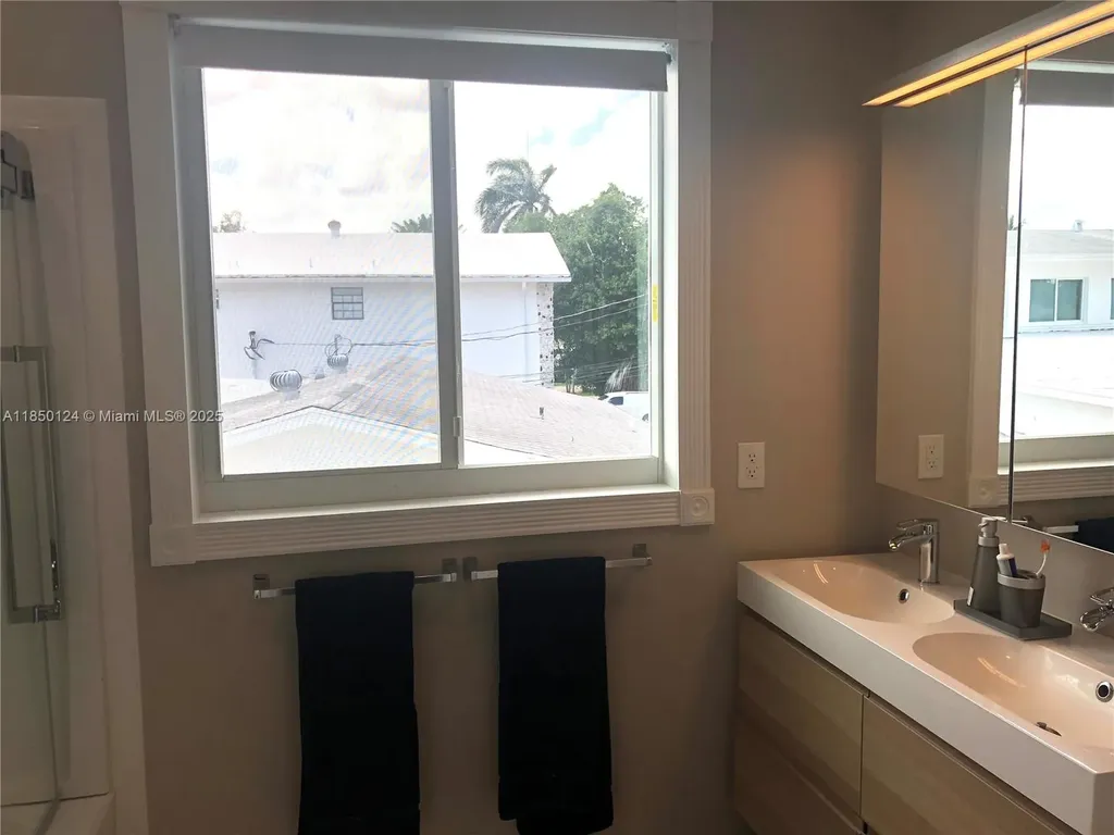 1524 Argyle Drive Fort Lauderdale FL 33312
