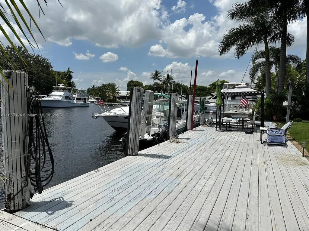 1524 Argyle Drive Fort Lauderdale FL 33312