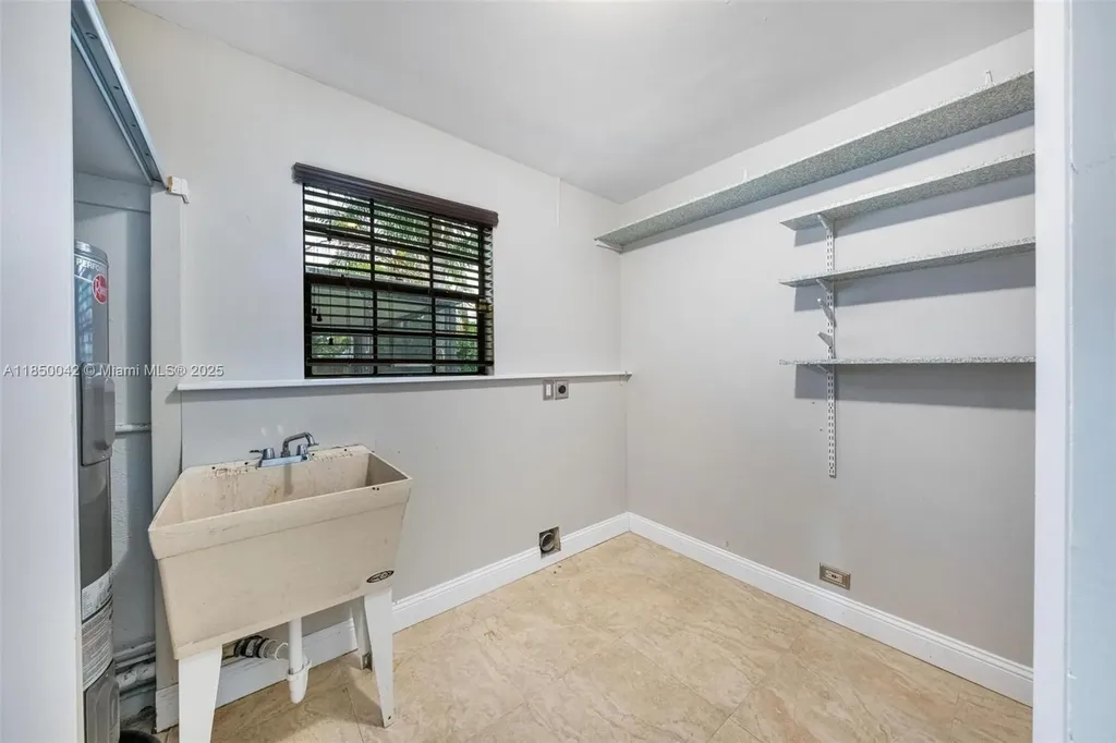 2708 SW 46th Court Fort Lauderdale FL 33312