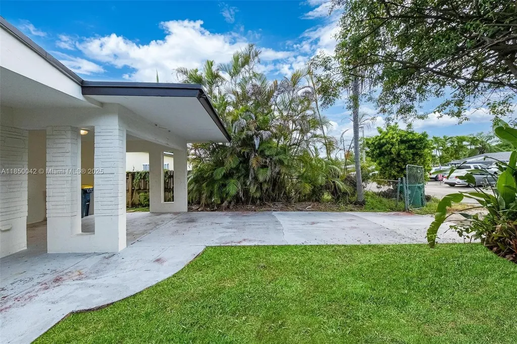 2708 SW 46th Court Fort Lauderdale FL 33312