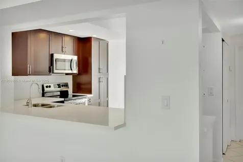 658 NE 195th Street Miami FL 33179