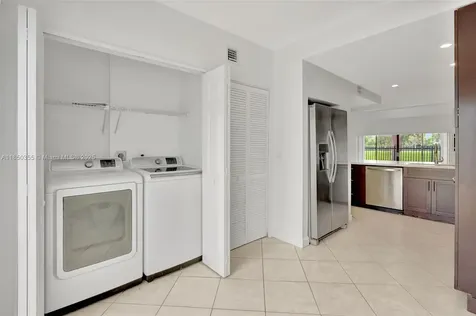 658 NE 195th Street Miami FL 33179