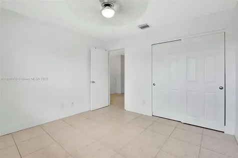 658 NE 195th Street Miami FL 33179