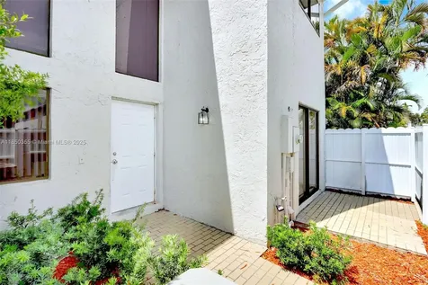 658 NE 195th Street Miami FL 33179