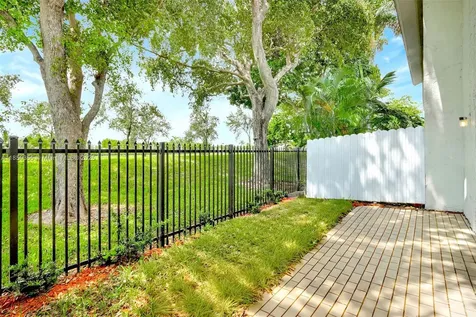 658 NE 195th Street Miami FL 33179