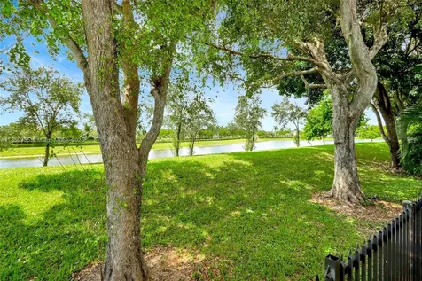 658 NE 195th Street Miami FL 33179