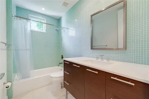 4050 Hardie Avenue Miami FL 33133