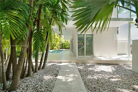 4050 Hardie Avenue Miami FL 33133