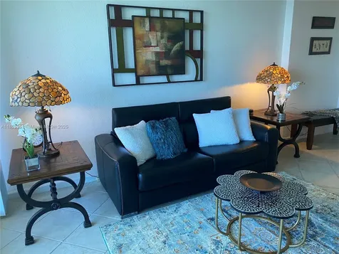 2501 S Ocean Drive Hollywood FL 33019