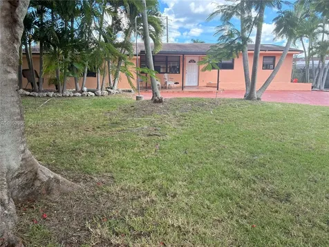 18601 SW 98th Avenue Cutler Bay FL 33157