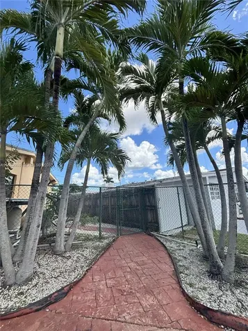18601 SW 98th Avenue Cutler Bay FL 33157